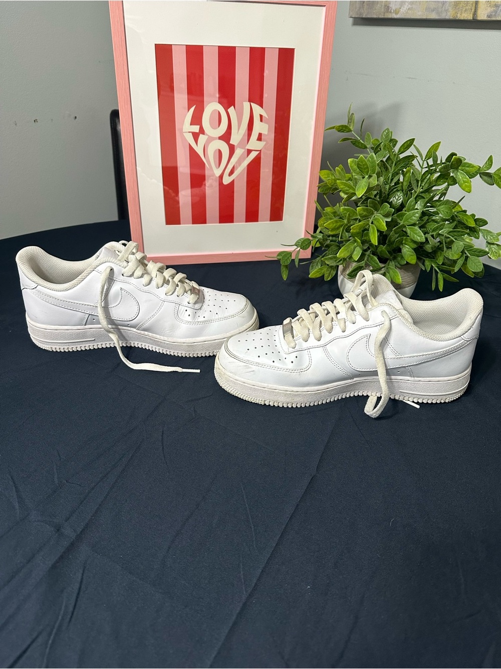Nike Men's White Leather Low-Top Sneakers - Picture 5 of 9